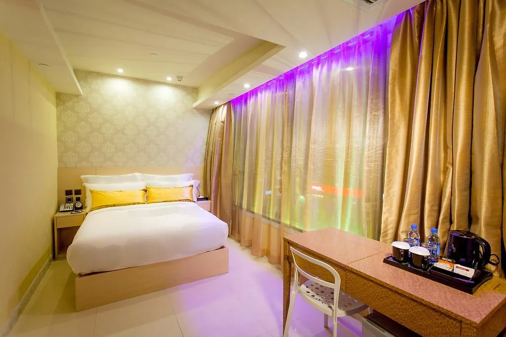 Harbour Bay Hotel Гонконг