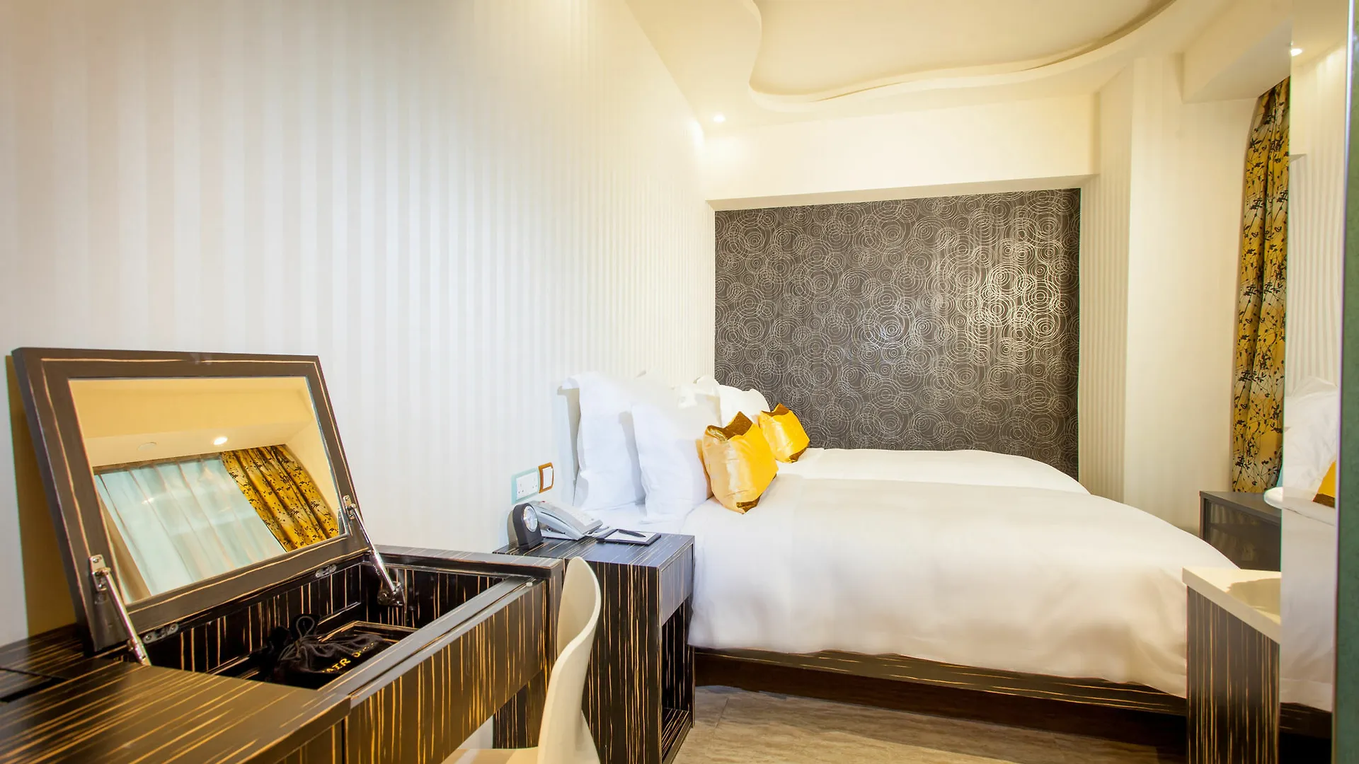 ***  Harbour Bay Hotel Гонконг Китай
